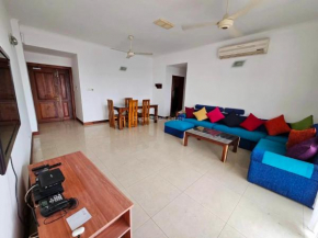 Hedges Court - Town Hall 7th Floor 3BR 2 Bath Apartment